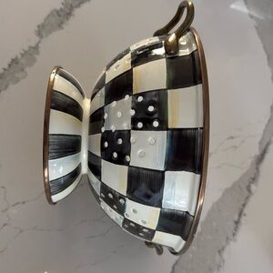 Mackenzie Child colander, beautiful and never used .9.5” diameter